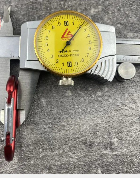 Outdoor carabiner small spring non-stainless steel quick hook large iron load-bearing buckle pet dog safety insurance buckle 5D