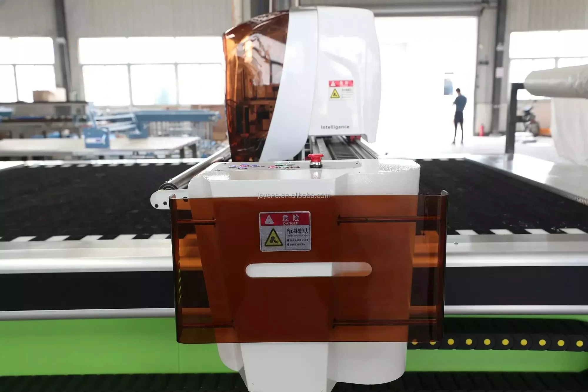 Auto Garment Mass Production Cutting Machine for School Uniforms Workwear Sportswear Yoga Clothing