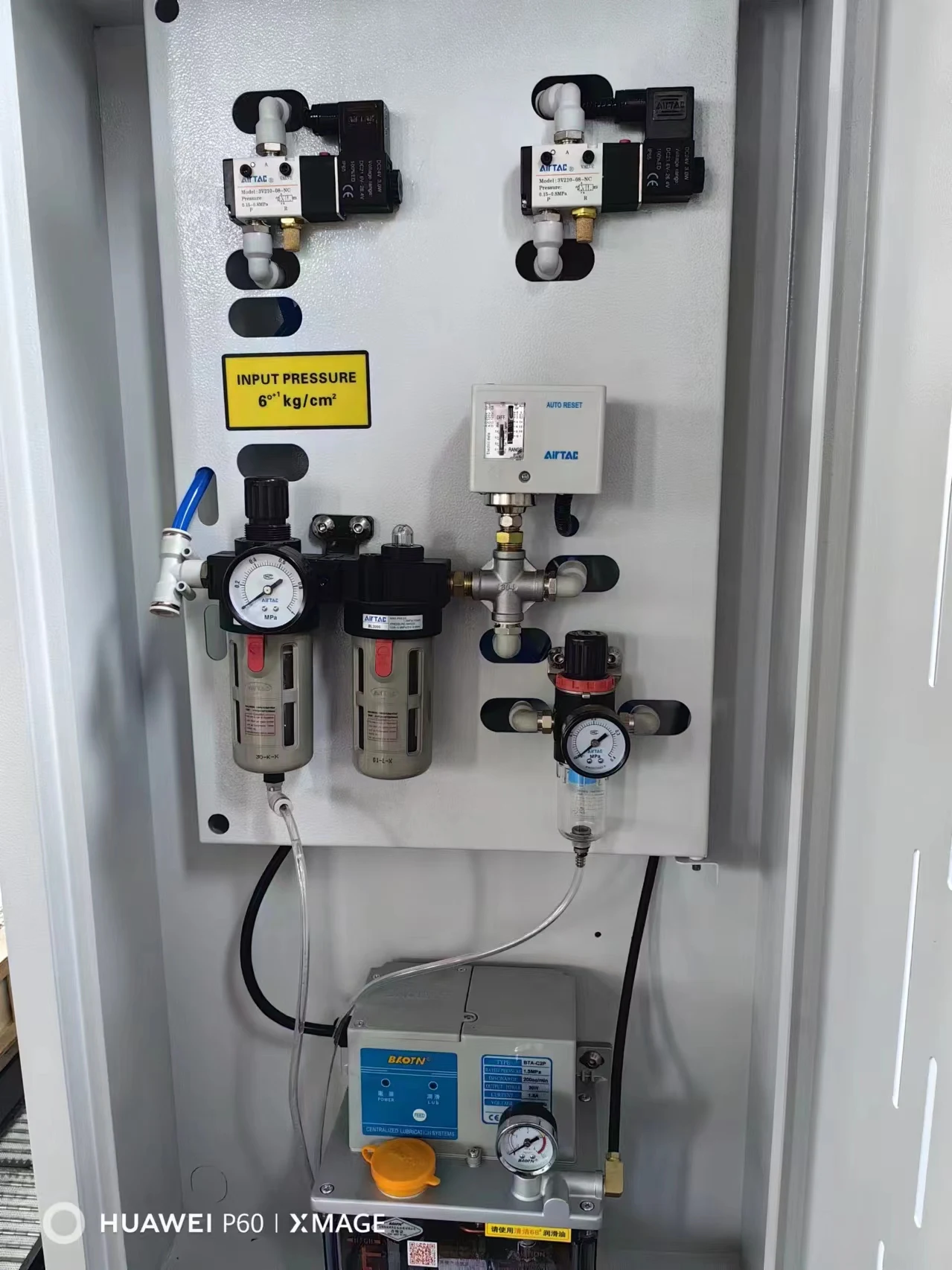 Hot selling CNC vertical machining center VMC1060 Fanuc/Mitsubishi/Siemens control system