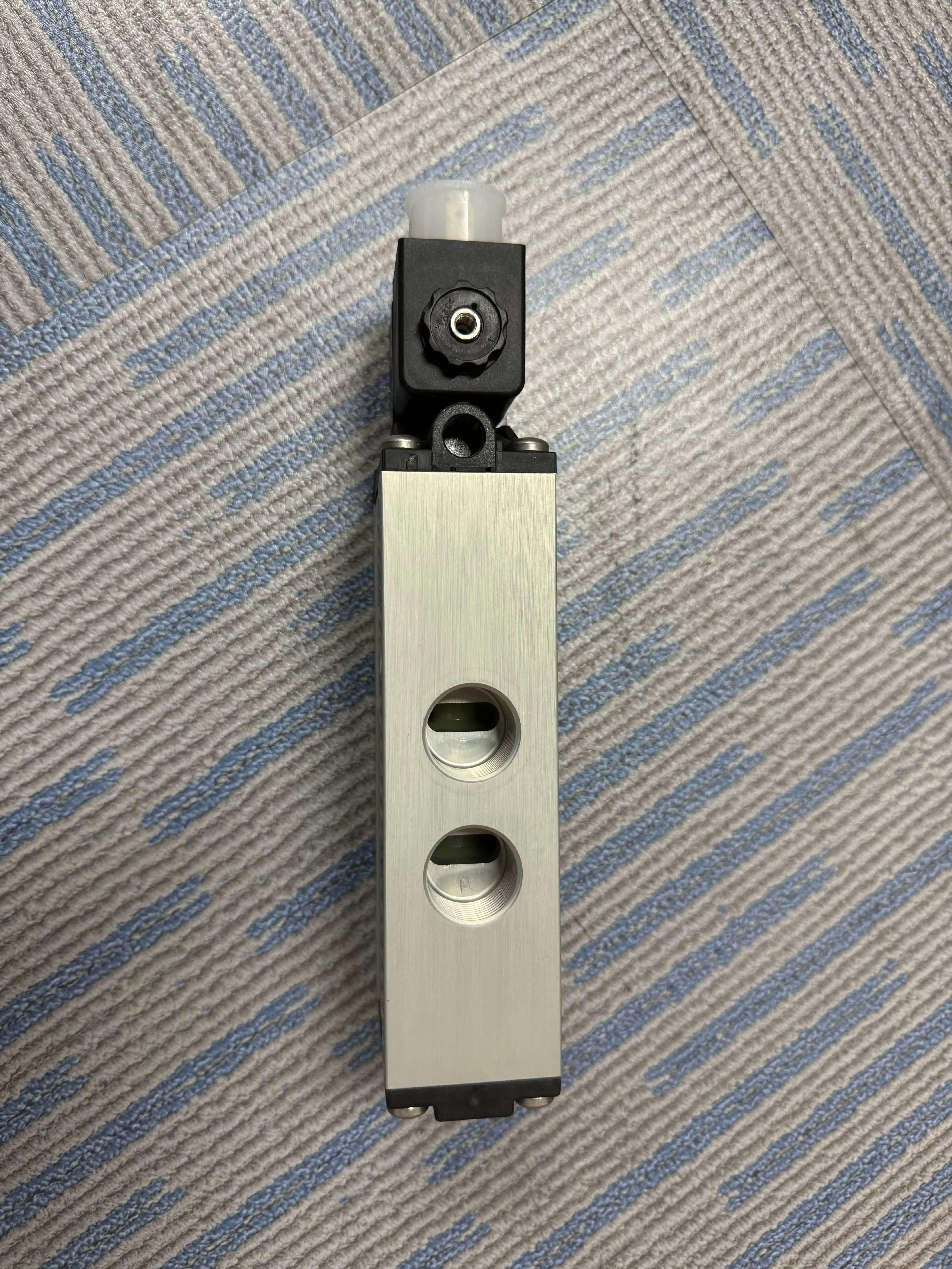 Hot sell Solenoid Valve Aventics Pneumatic valve -5/2 way direational valve 5725405280