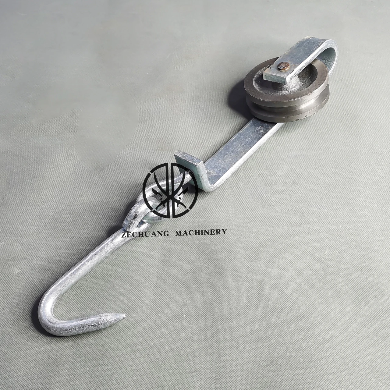 Hot Dip Galvanizing Cow Slaughtering Equipment Cattle Meat Processing  Abattoir Machinery Use Hanging Pulley Hooks