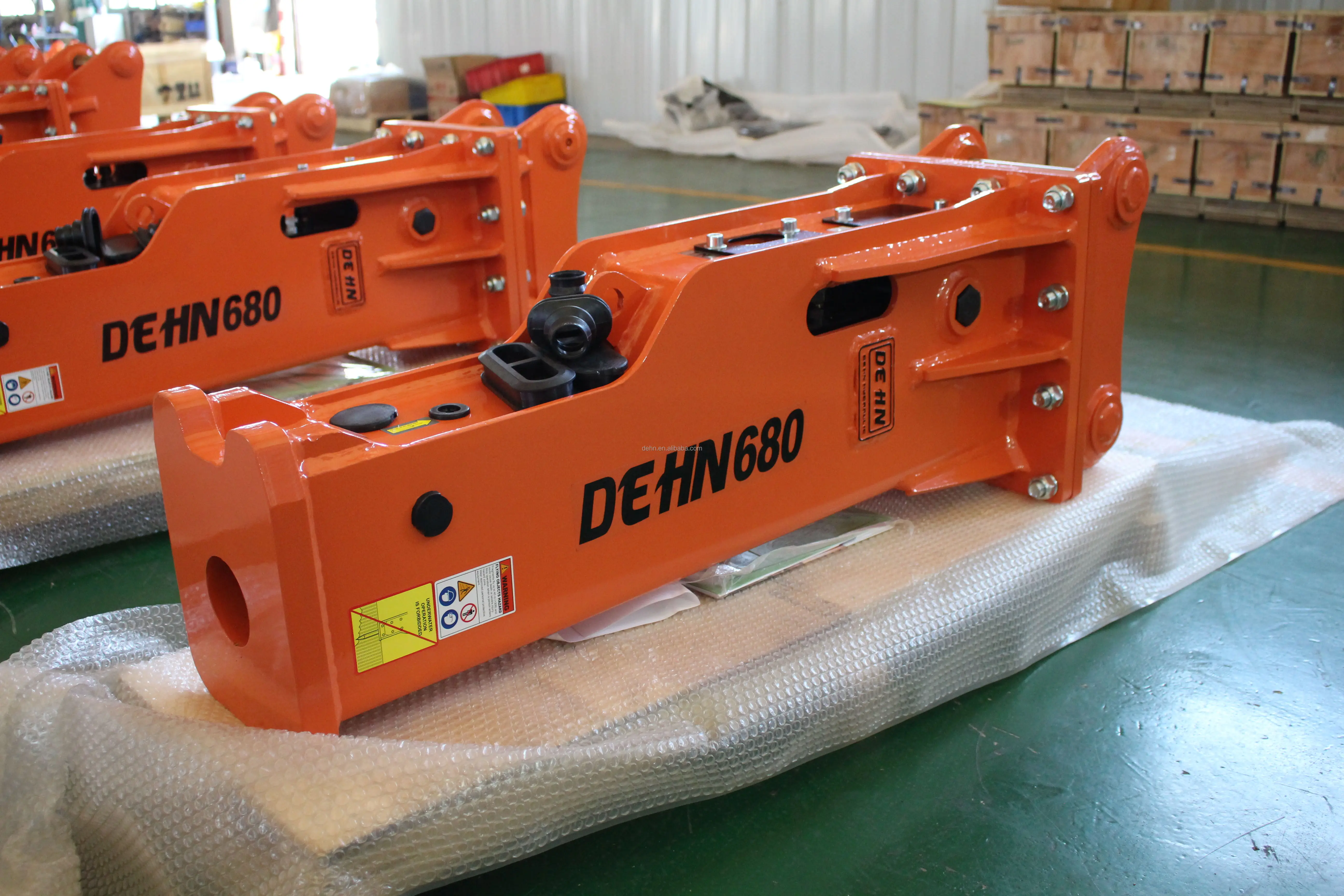 Гидравлический молоток для бетономешка DEHN680 с долотом 68 мм