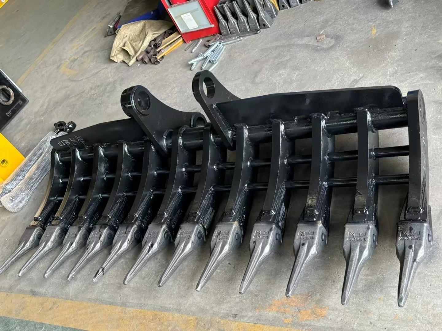 Longer Service Life Products Root Rake with 800mm for Backhoe Excavator Root Rake for Farm Use