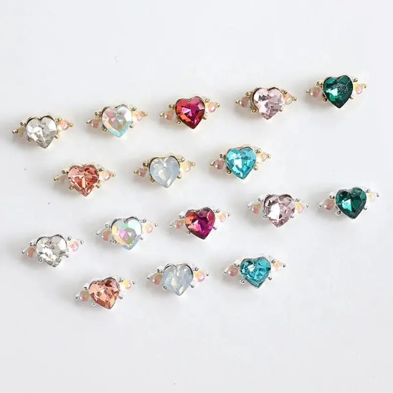 Sparkle Nail Art Unique Designer Charms Luxury Chain Heart Shaped Crystal Rhinestones For Nail Art Decoration Quality Jewel