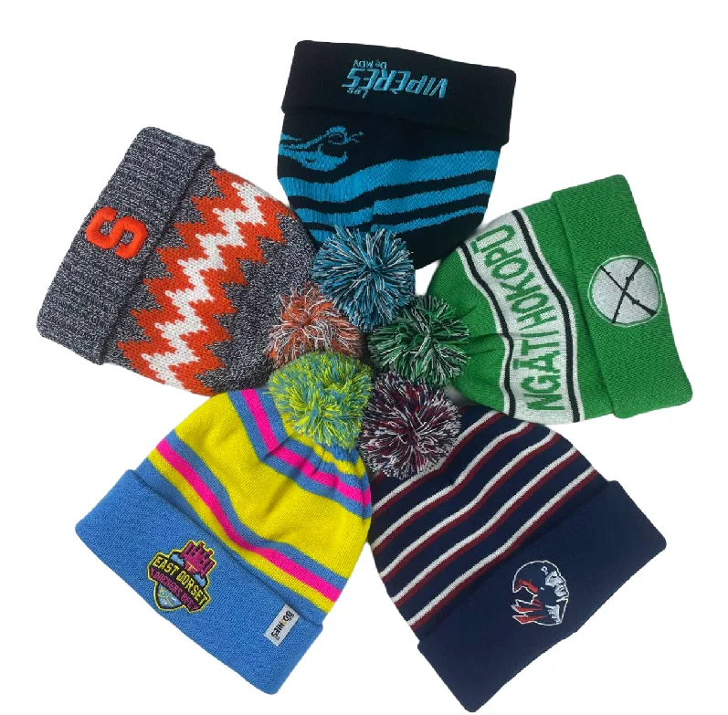 Зимняя теплая акриловая вязаная жаккардовая вышитая нашивка с логотипом Toques Pom вязаная шапка с помпоном