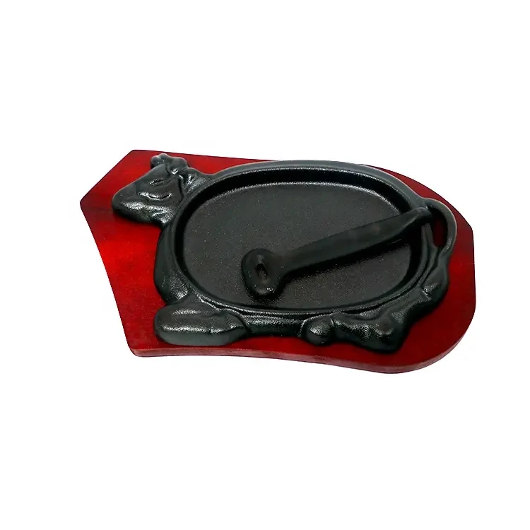 Wholesale cast iron frying pan hot plate steak sizzler plate cow shape sizzling plate with wooden base