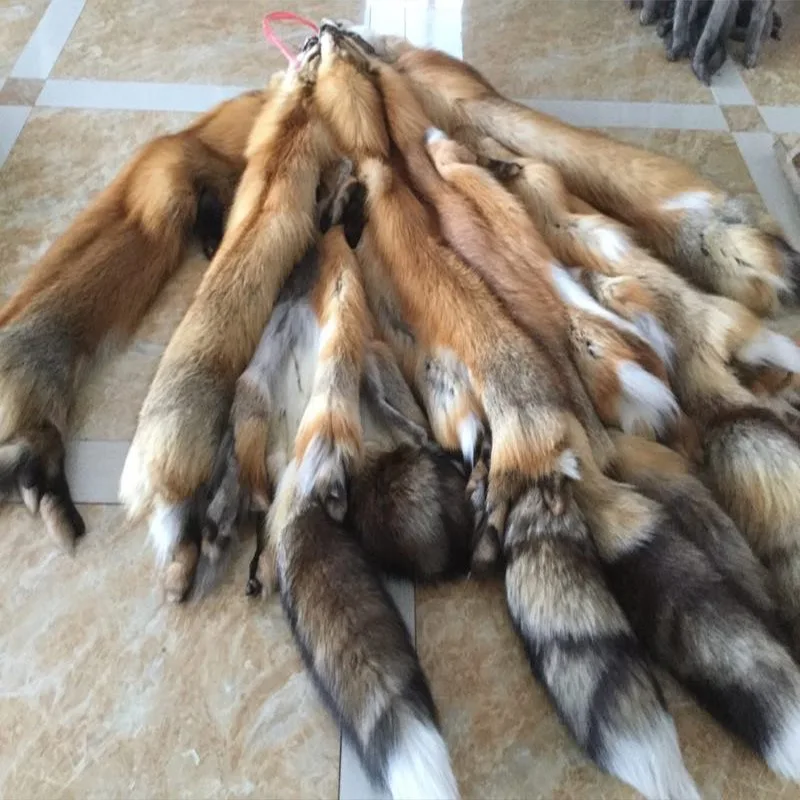 High quality natural red fox fur and raccoon fur skin pelt Animal fur wholesale