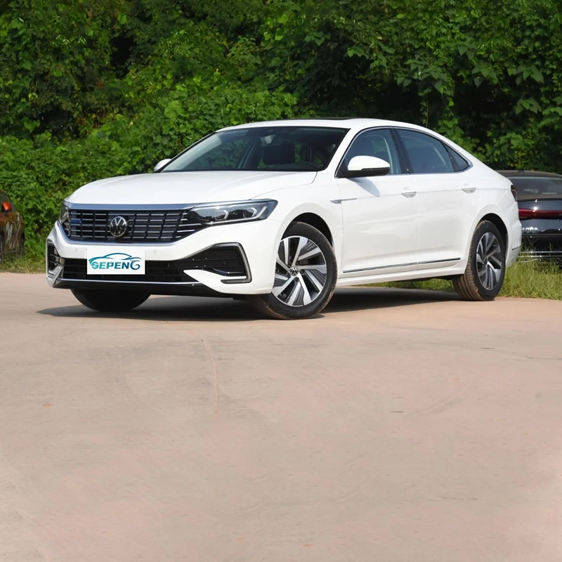 2025 VWPassat Pro 4-дверный седан среднего размера 5-местный 220HP 2 0 T турбомотор кожа R18 FWD автоматическая коробка передач газ/бензин оставил новый