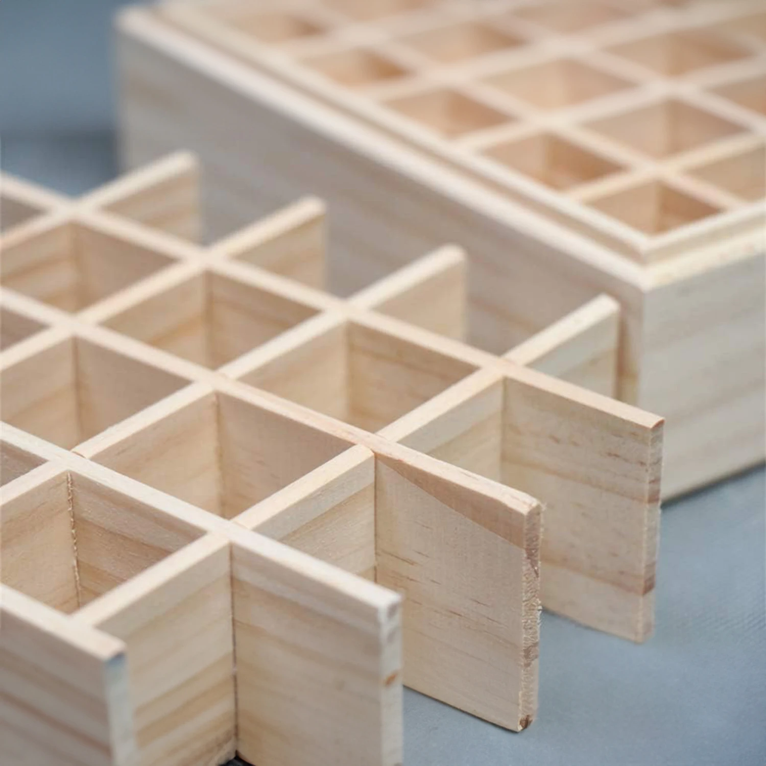 25 Slots Wooden Aromatherapy Essential Oil Carrying Case Wood Essential Oil Storage Box