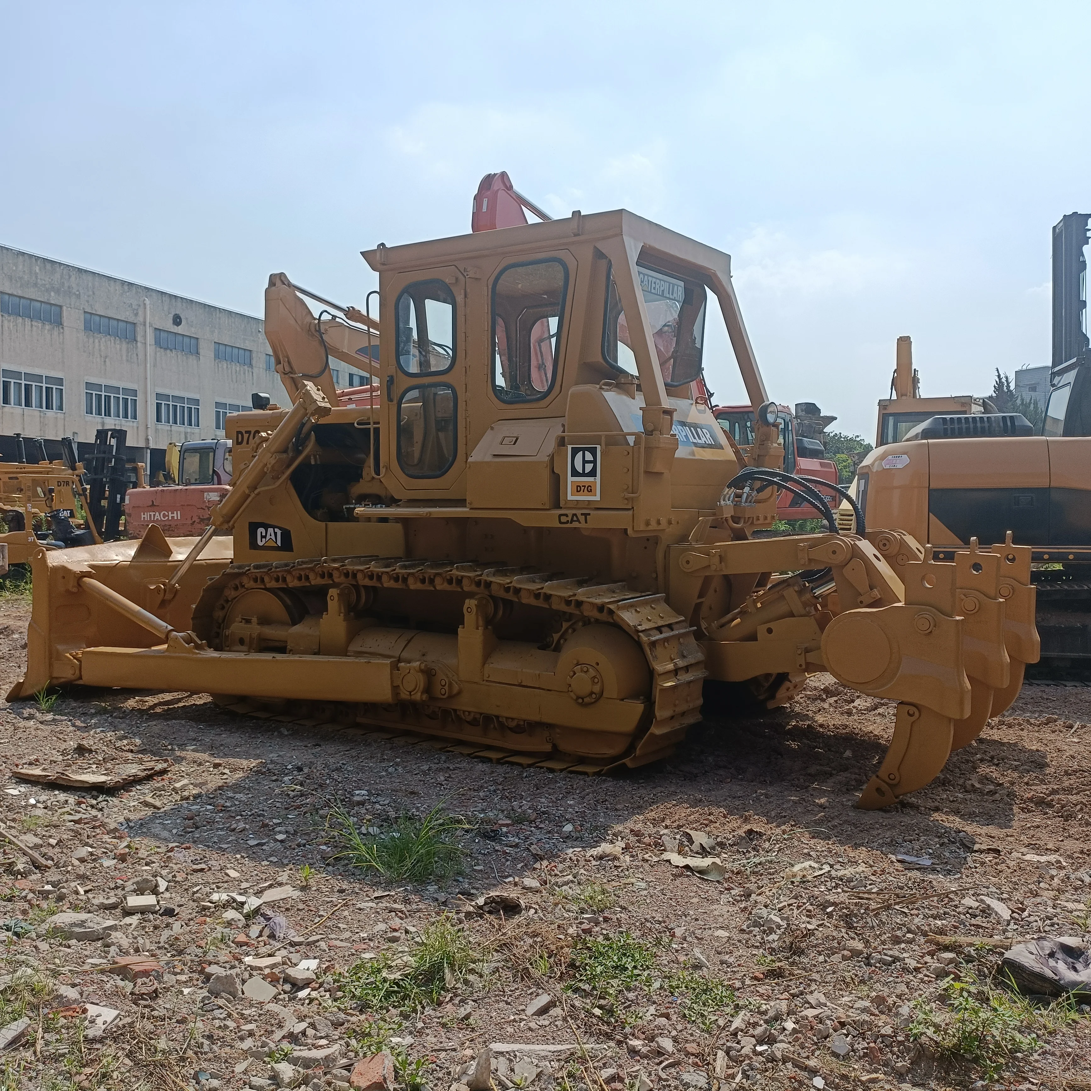 Few Working Hours Original Japan Used Caterpillar Dozer D7G CAT Bulldozer in stock for sale