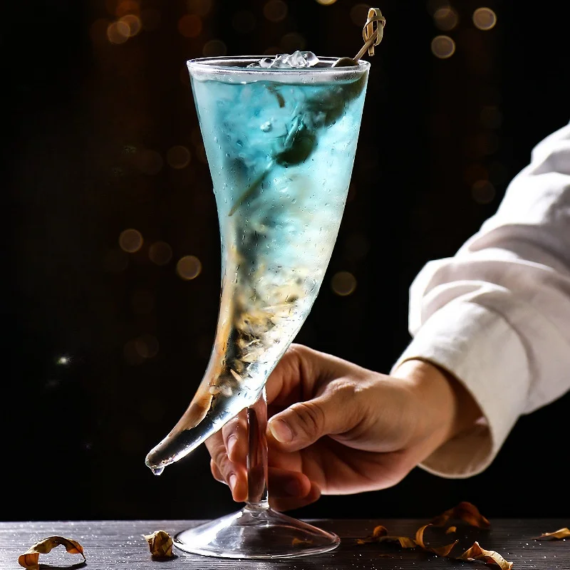 Unique Cocktail Glasses 410ml 14oz High Borosilicate Horn Shape Cocktail Beer Drinking Glass Goblet Cup Creative