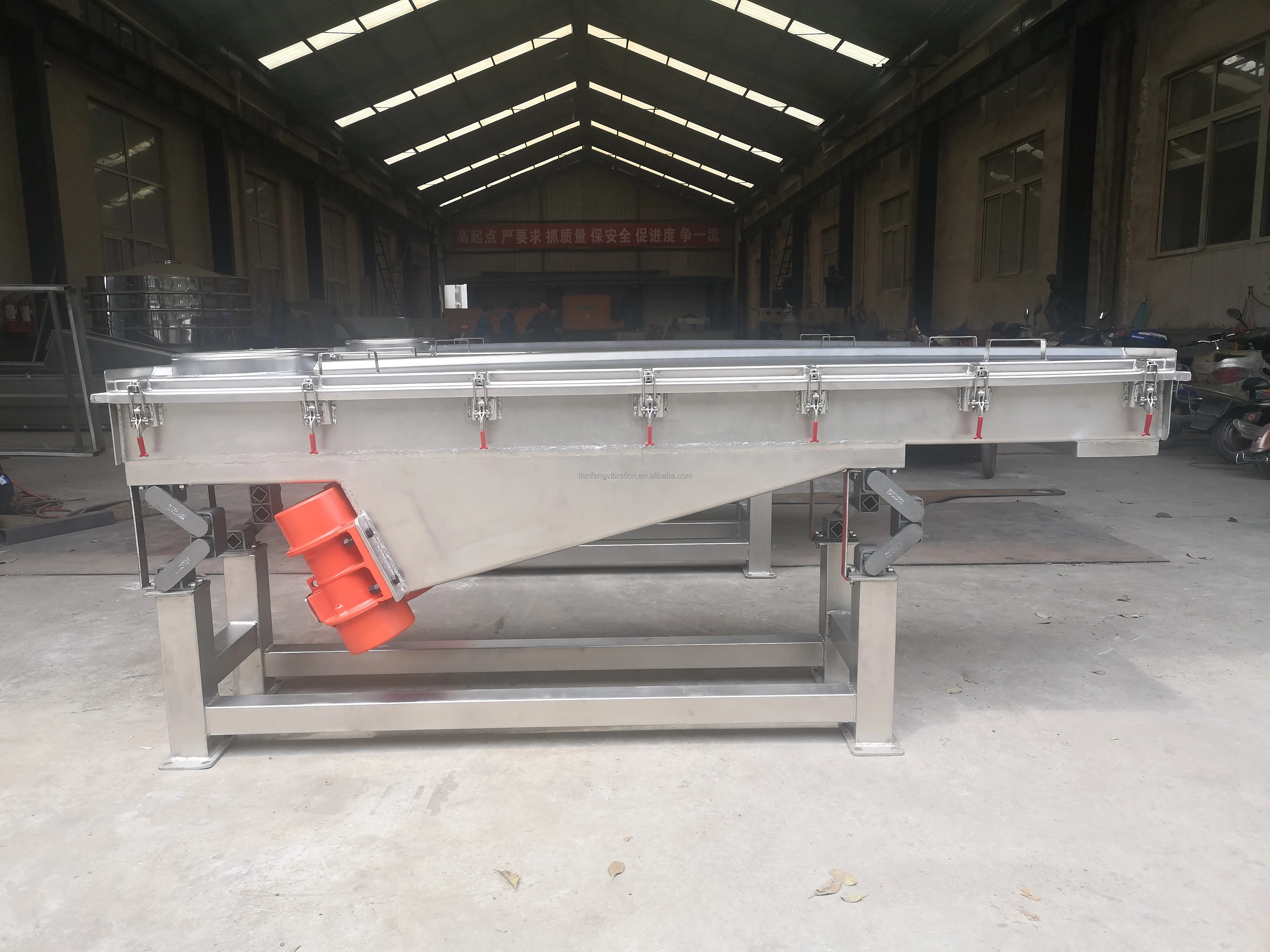 Three Phase Mining Industry Electric Vibration Motor For Vibrating Table Screen Feeder Silo Conveyor