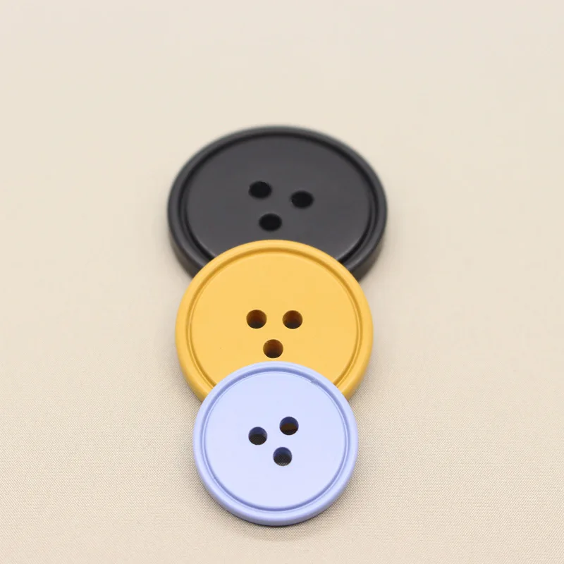 Plastic Button Suppliers In China 3 Hole Round Button Big Buttons For Clothing