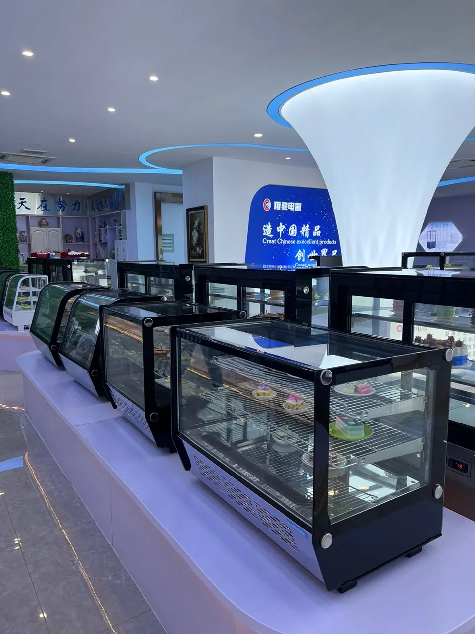 Холодильник для тортов витрина дисплей кулер настольного типа дуговой шкаф холодильник стеклянная дверь низкозатратный