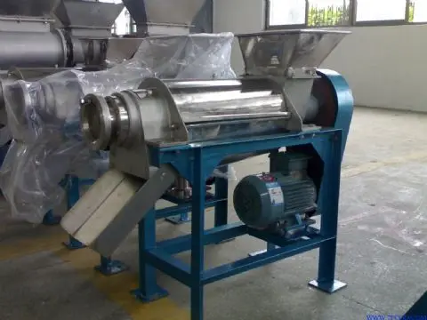 Commercial Automatic  Fruit Juicer Orange Extractor Making Machine Industrial Cold Press Carrot  Juicer Price