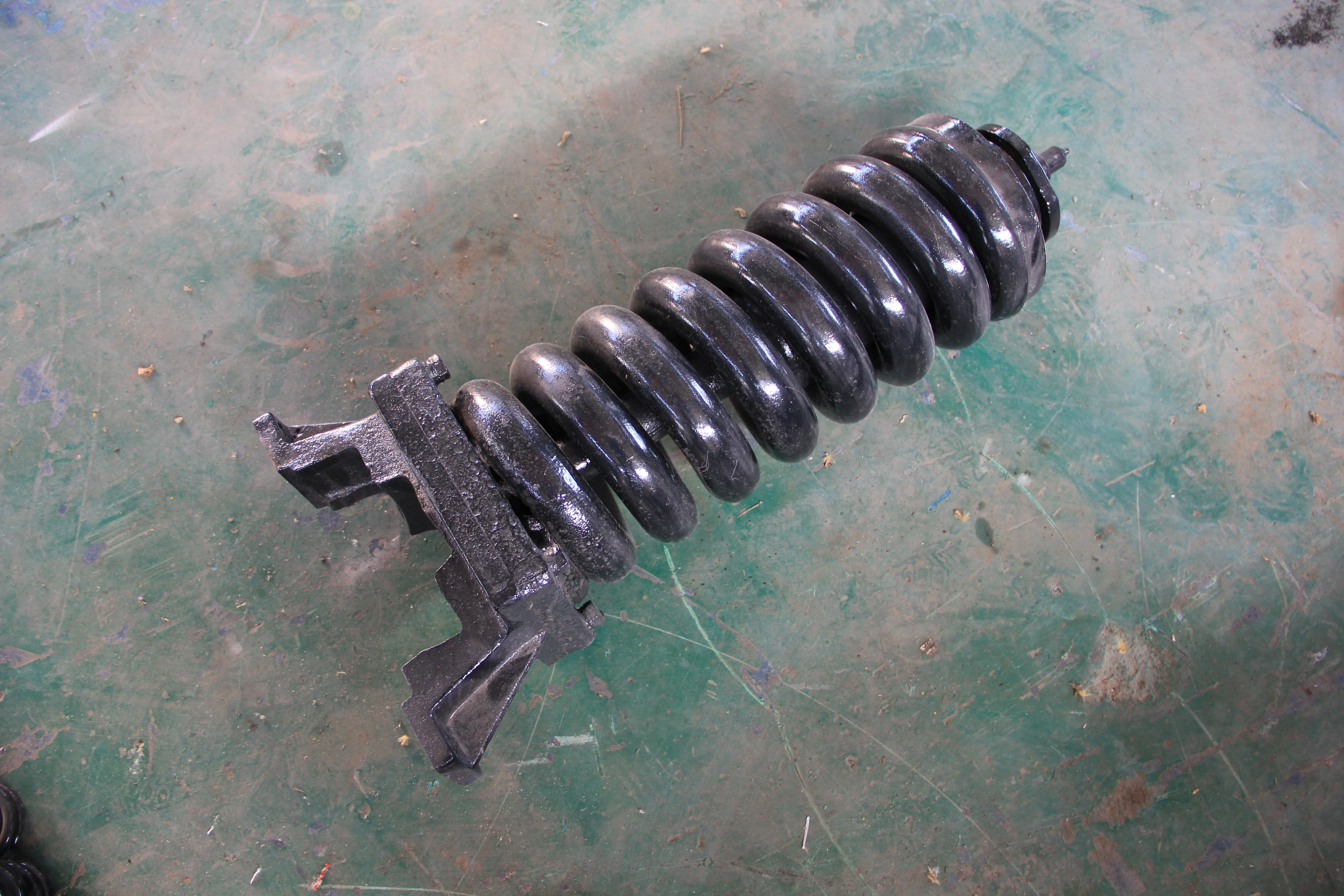 customized Track Tensioner Drilling Rig Parts 220/280/360 Track Guard Roller Protector Chain Guard Track Guard roller Protector