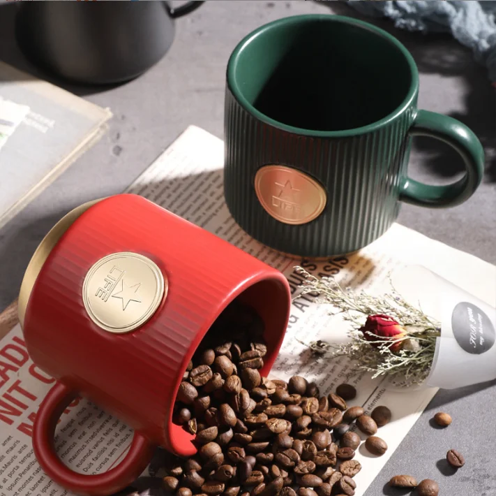 Modern 470ml Embossed Bronze Medal Ceramic Coffee Mug for Home Anniversary Celebrations for Restaurants and Hotels
