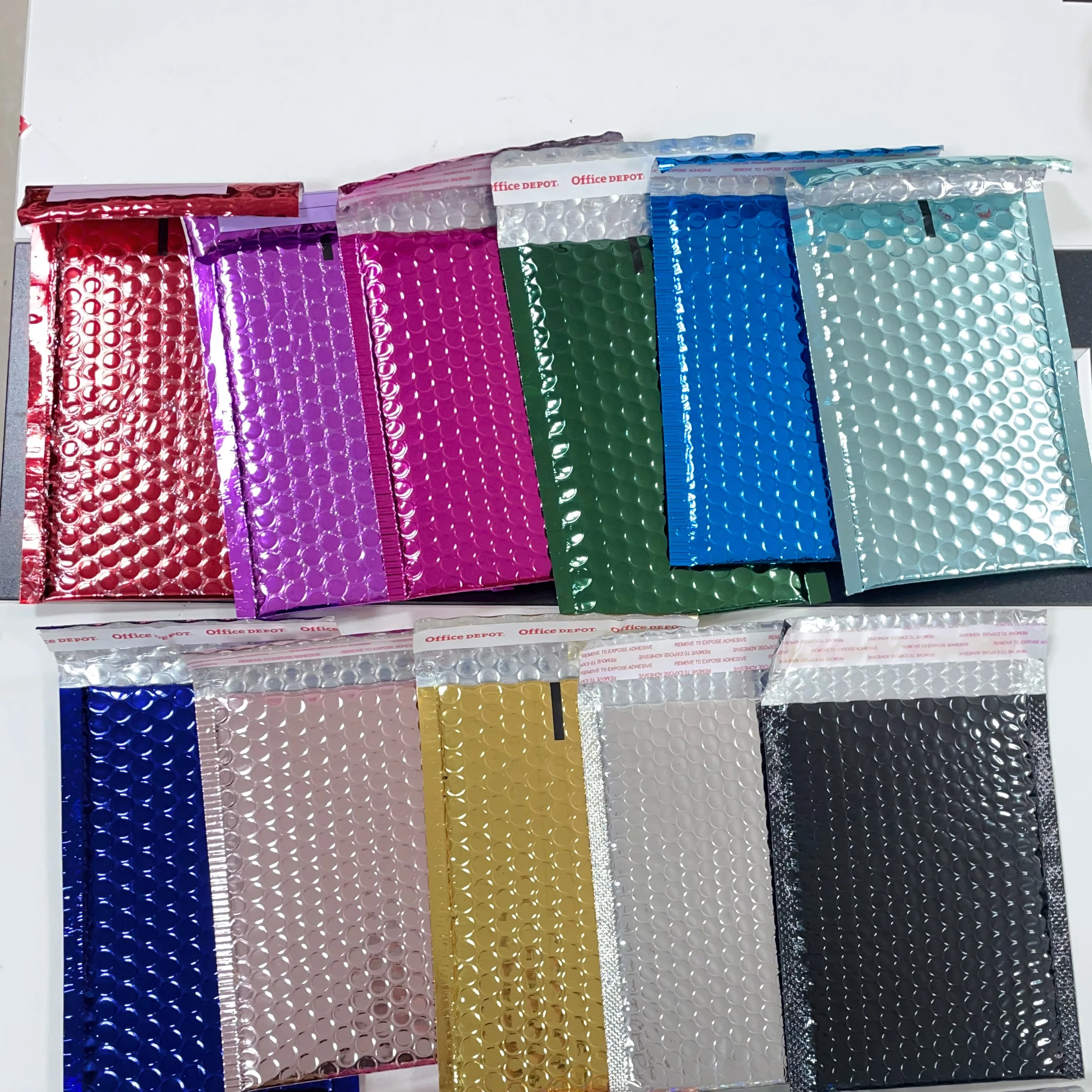 Luxury Glossy Surface Bubble Mailer Clothes Cosmetics Packaging Express Shipping Padded Envelopes With Logo Customized