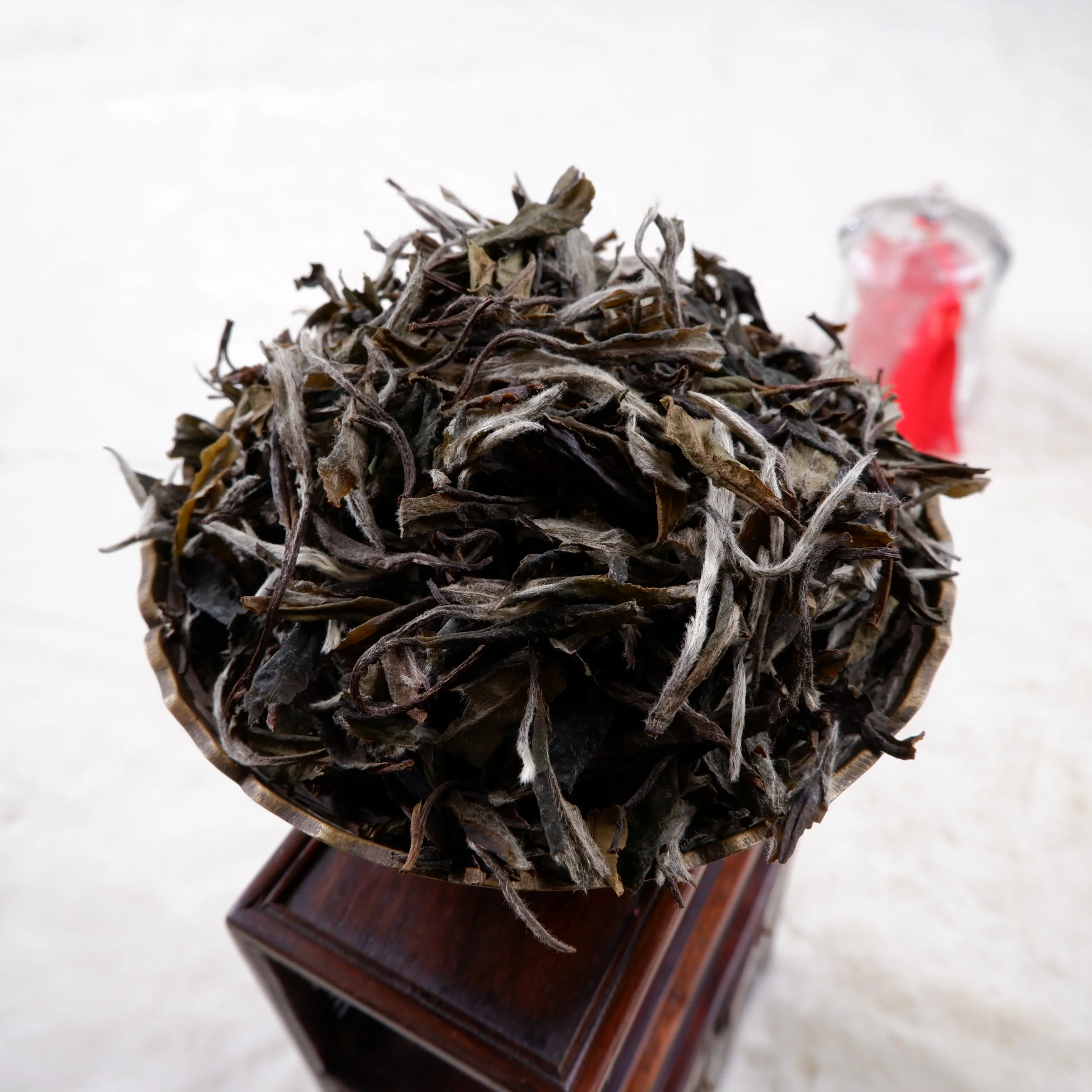 Китайский листовой чай Fuding Старый белый Bai Mu Dan пион