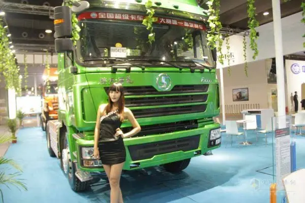 SHACMAN F3000 LNG Tractor Truck for sale