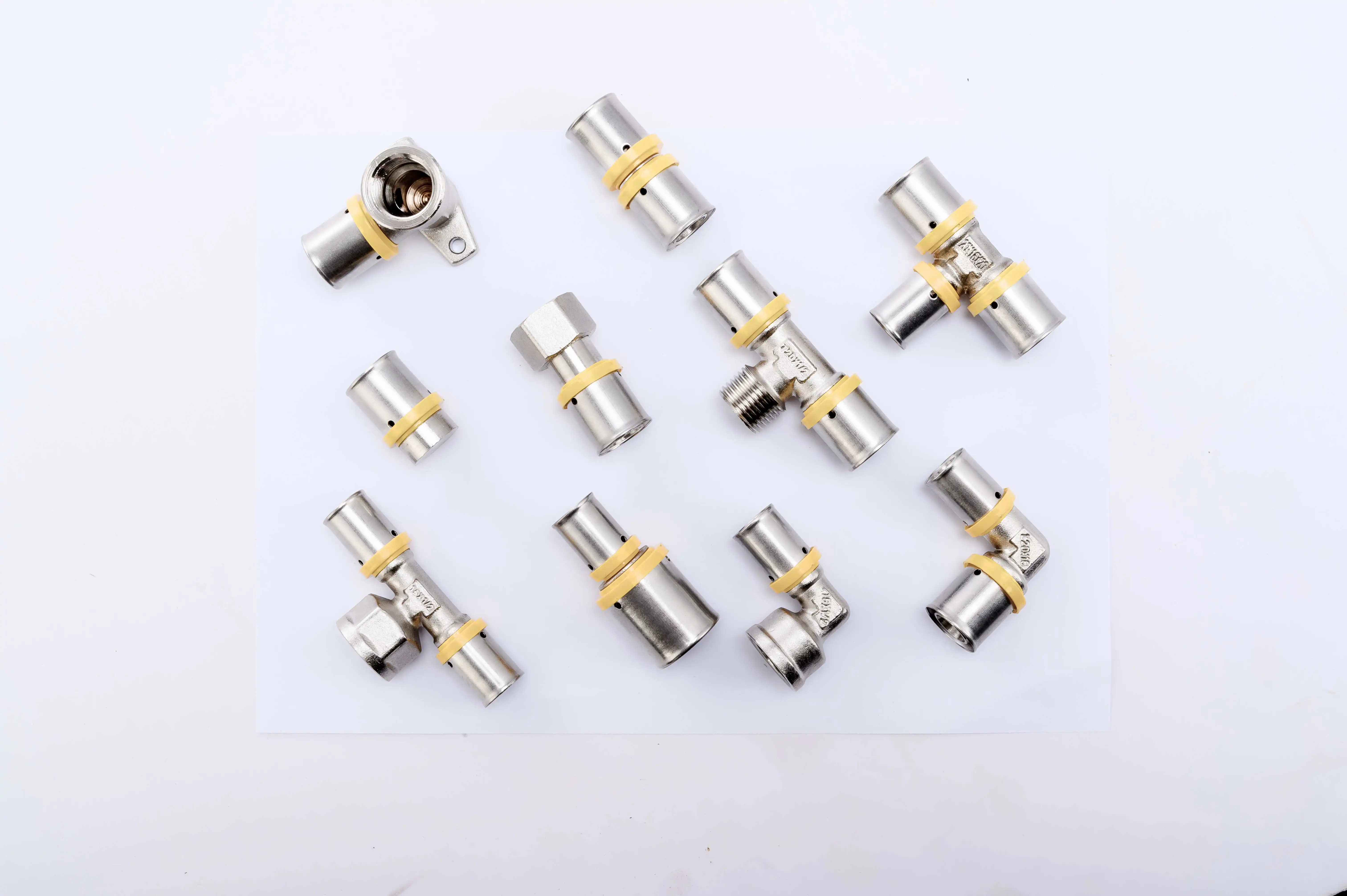 Латунные гидравлические шарнирные фитинги с внутренним коленчатым прессом для pex al трубы 16 мм x 1/2