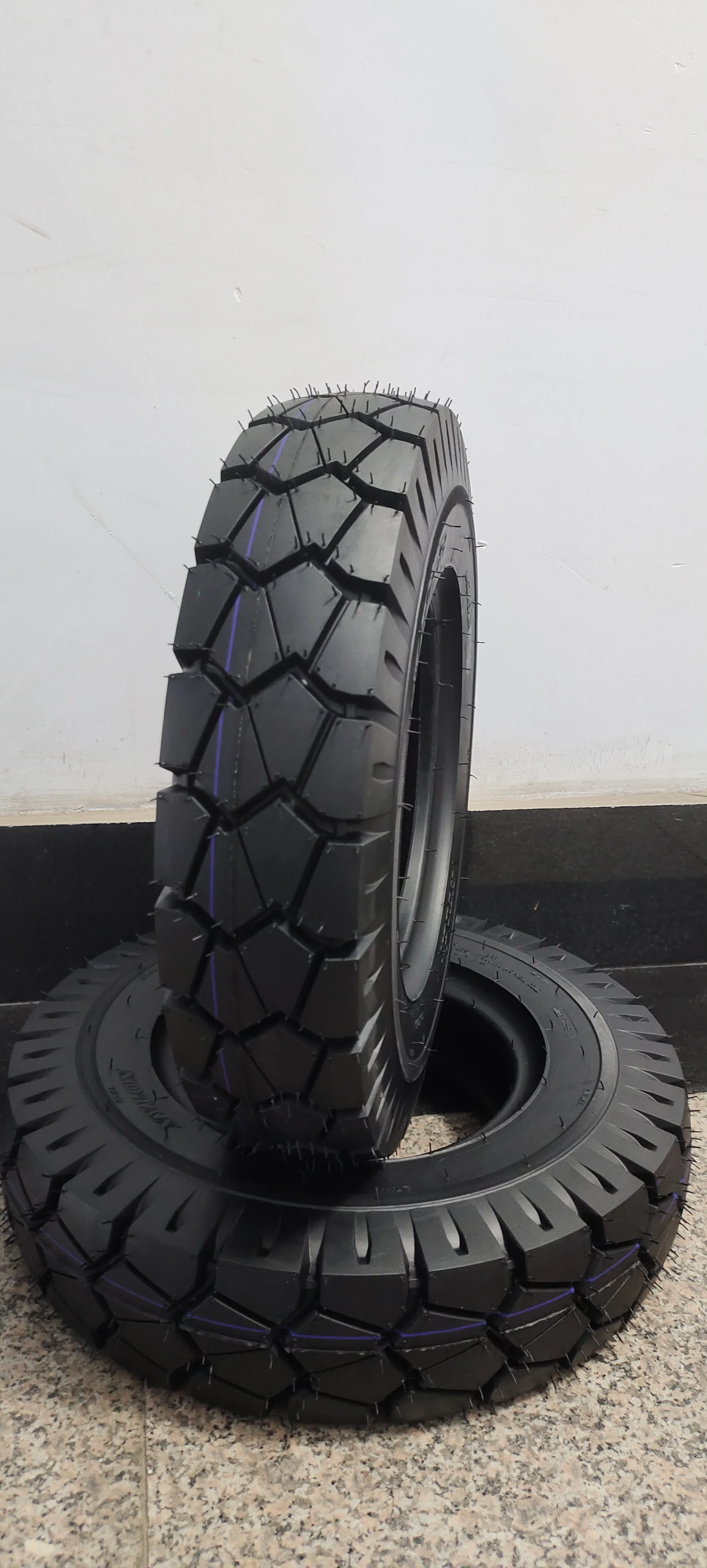 Indian Brand Original CEAT 400-8 Tire Bajaj Tire Tuk Tuk Tires 4.00-8