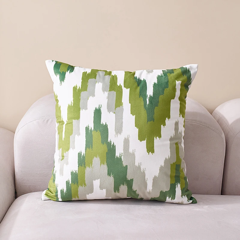 Buti Wholesale Customized 45 *45 cm Decorative Geometric green color Pattern Polyester Sofa Pillow Velvet Cushion Cover
