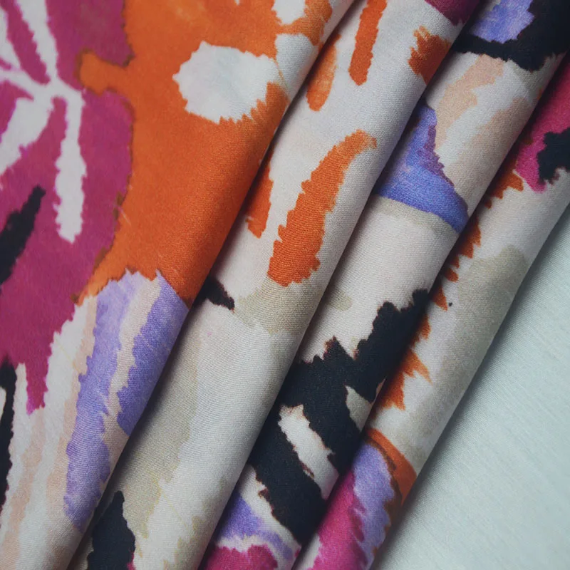 Free Sample Customized Digital Printed 100% Rayon Floral  Fabric For Women T-shirts