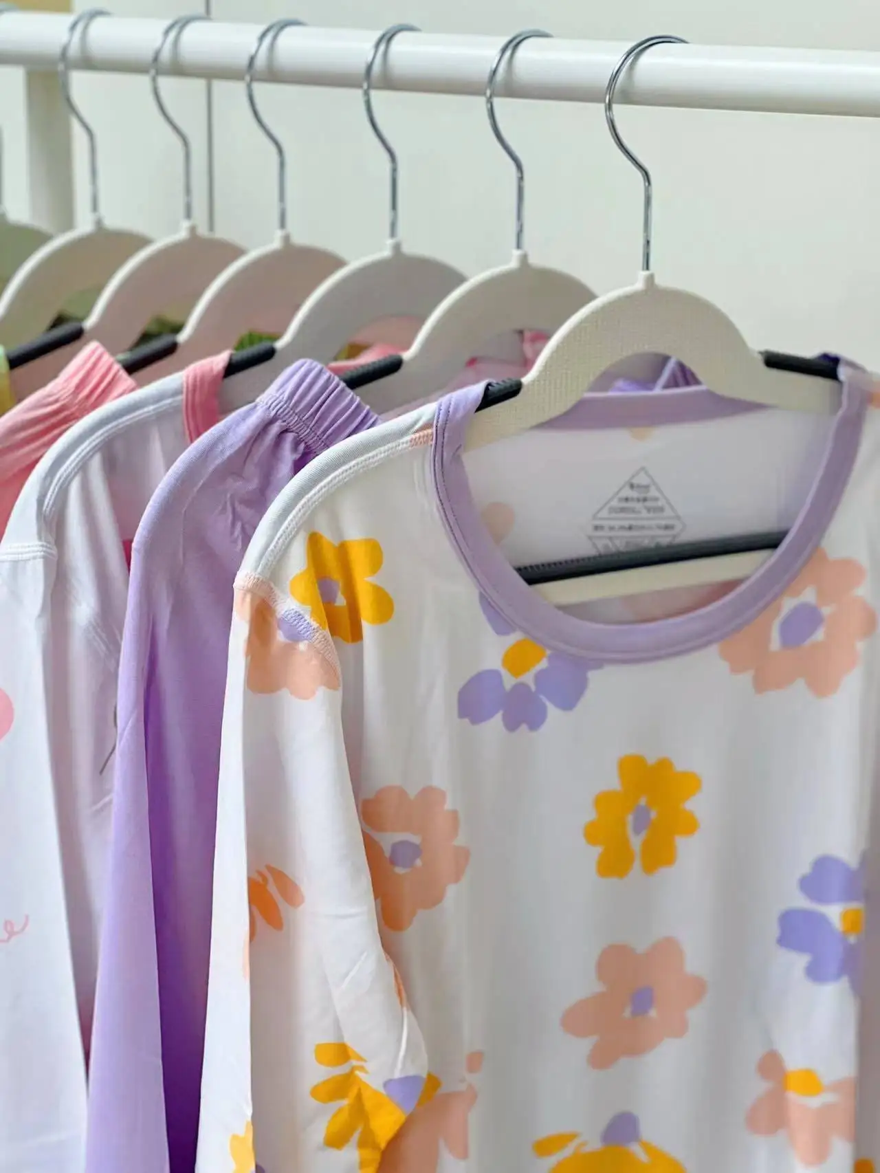 Children Hanger Plastic Kids Clothes Hangers With Non-Slip Pad