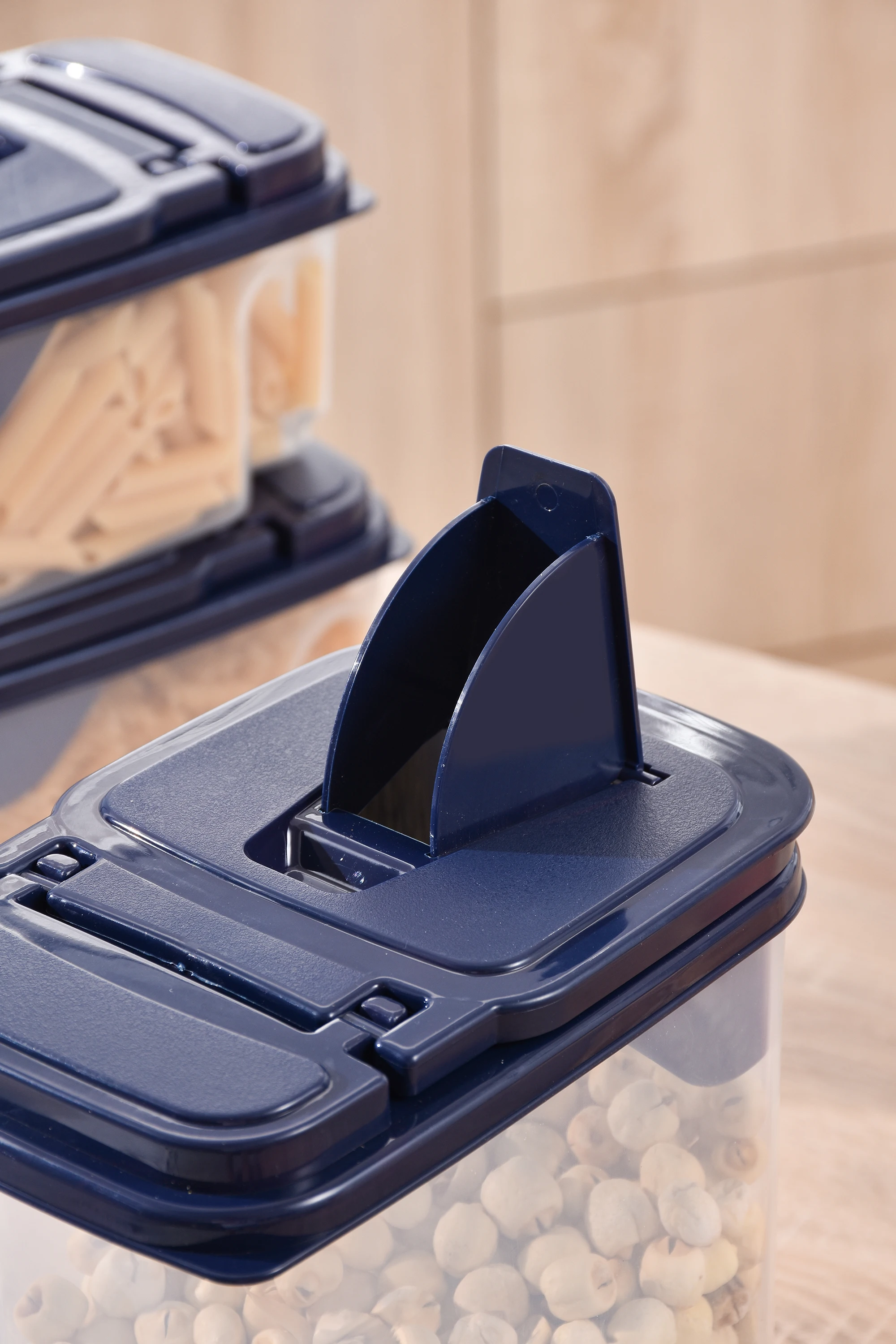 China 3l plastic cereal dispenser rice and grain storage container