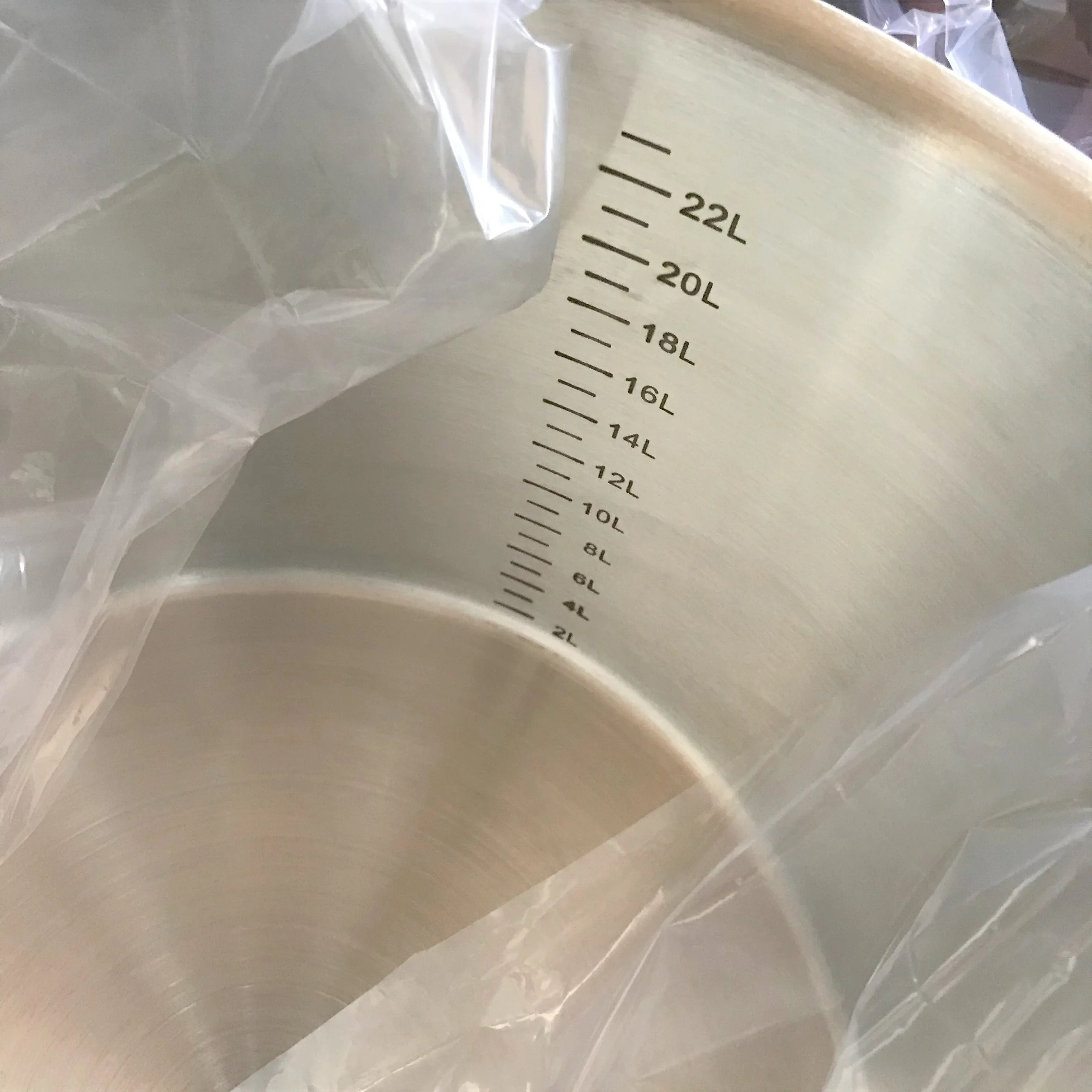 commercial 170 liter stainless steel tall stock pot with divider