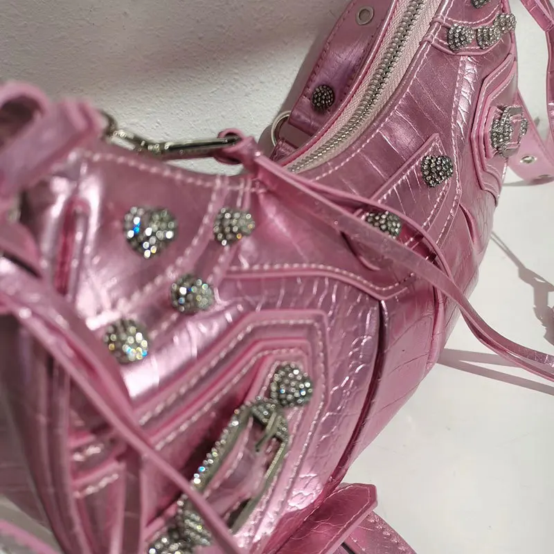 Top Design Famous Brand Women Hand Bags Ladies Crossbody Purses Women Pink Designer Luxury Rivet Purse Sling Bag