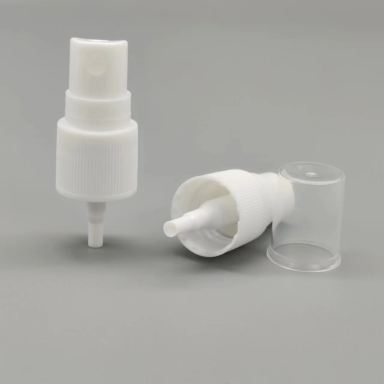 Hight Quality 18 415 sprayer plastic screw nozzle smooth atomizing white black 18mm fine mist spray