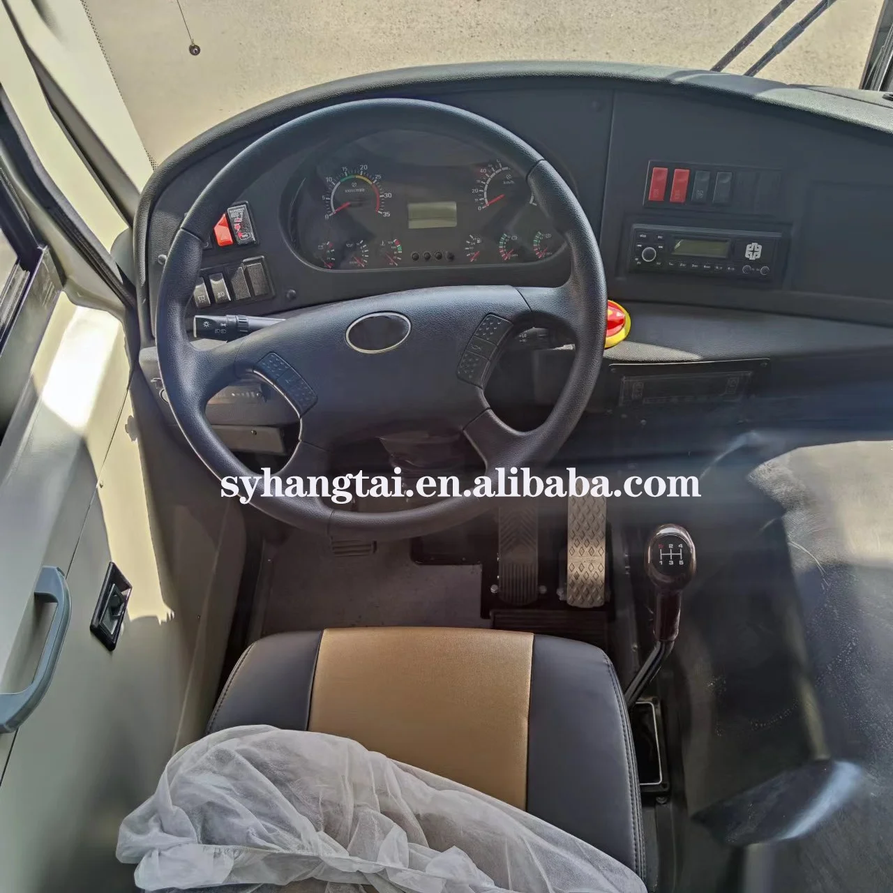 Africa 60 Seats CNG Fuel Bus Company Staff Pick-up Urban Passenger Transport Max Speed 90km/h