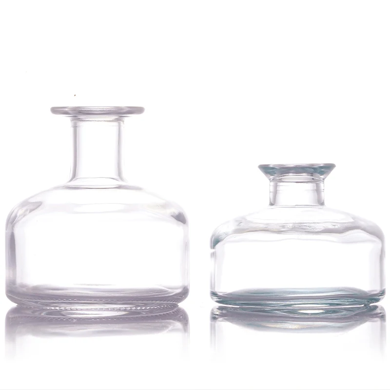 Wholesales 180ml 300ml Round Luxury Elegant Clear Essential Glassware Aroma Diffuser Glass Perfume Bottle With Golden Lid
