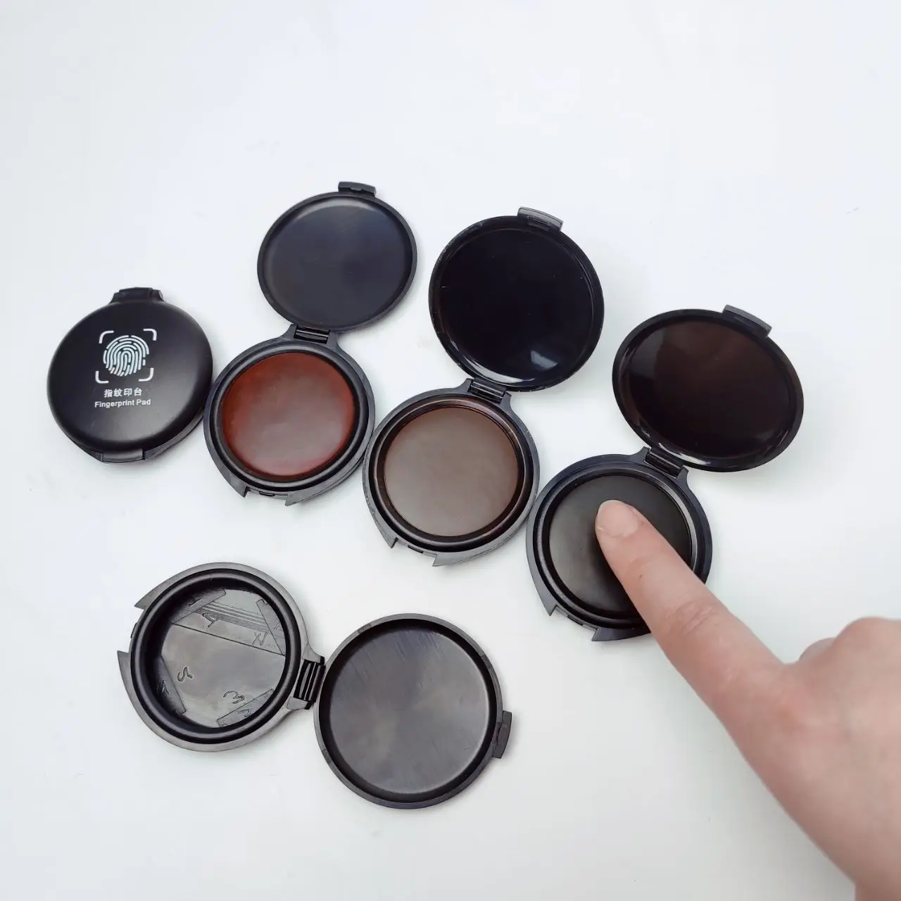Custom Round 40mm Black Non-toxic Ink Fingerprint Stamp Pad Thumb Print Stamp Ink Pads For Lawyer Notary Fingerprints