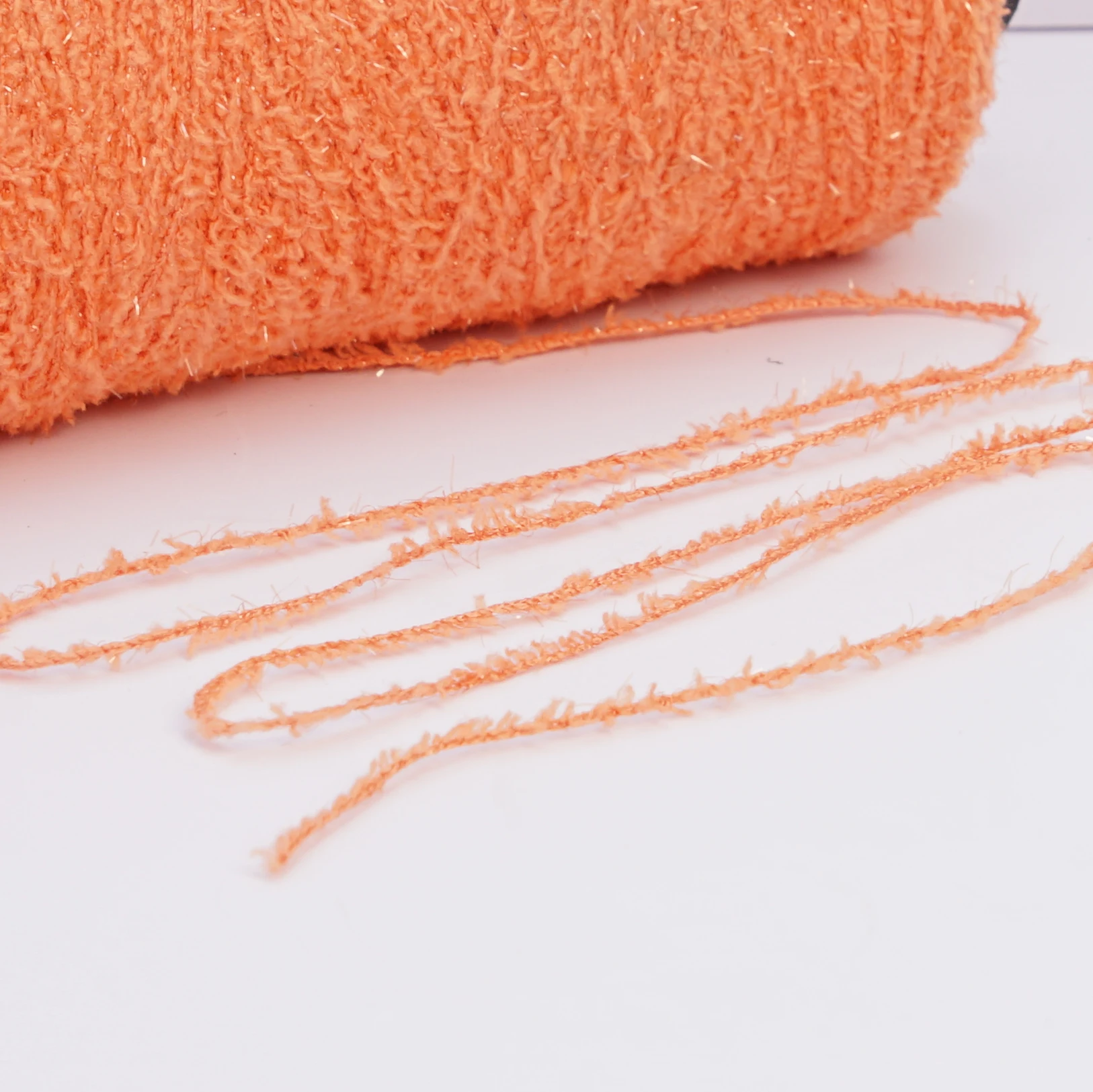 Glitter Velvet yarn 5s Crochet for Sweaters Plain weave for Pet clothes 100% polyester fancy Velvet yarn