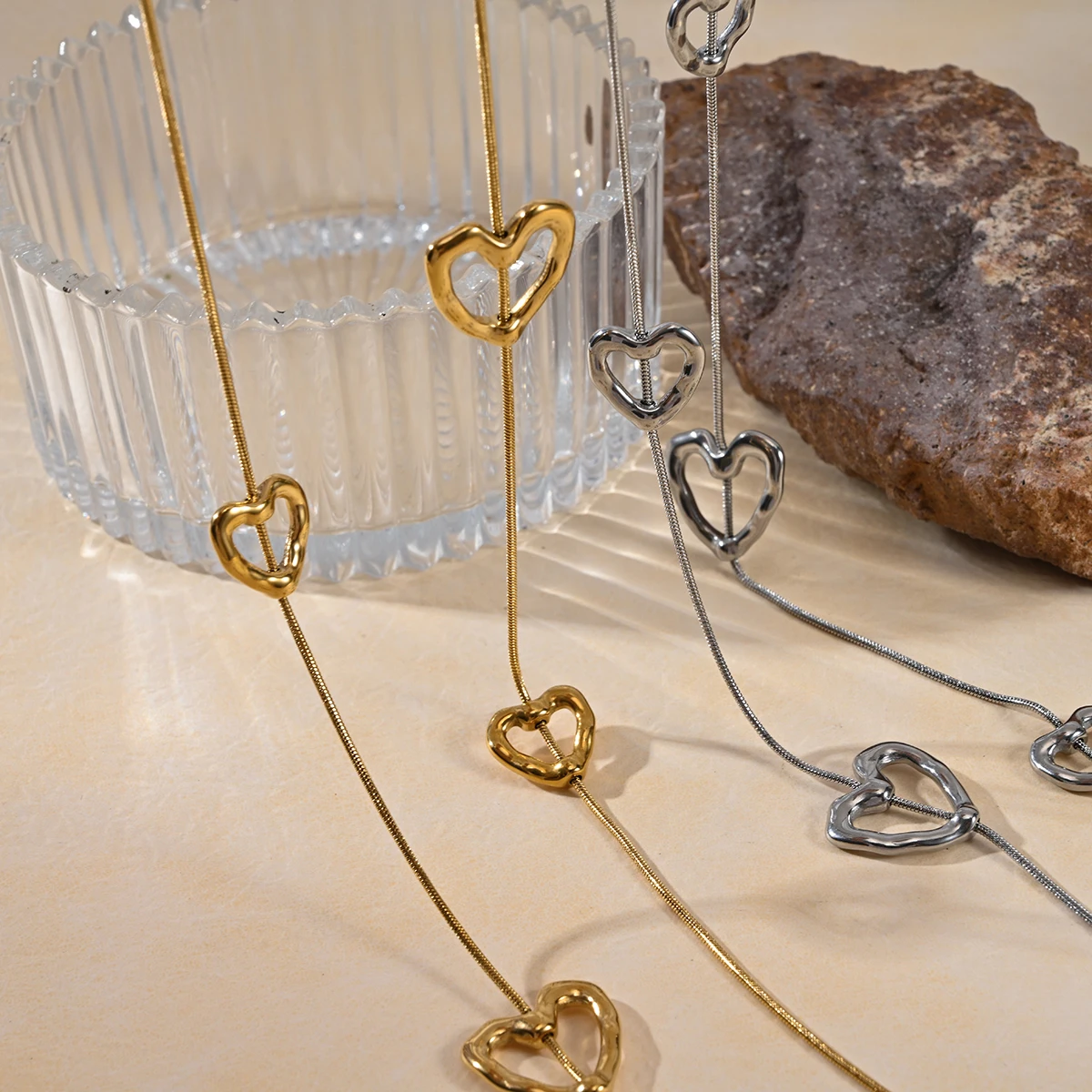 Long Sweater Chain 18k Gold Silver Plated Hollow Heart Necklace Non Tarnish Stainless Steel Heart Gold Necklace Jewelry
