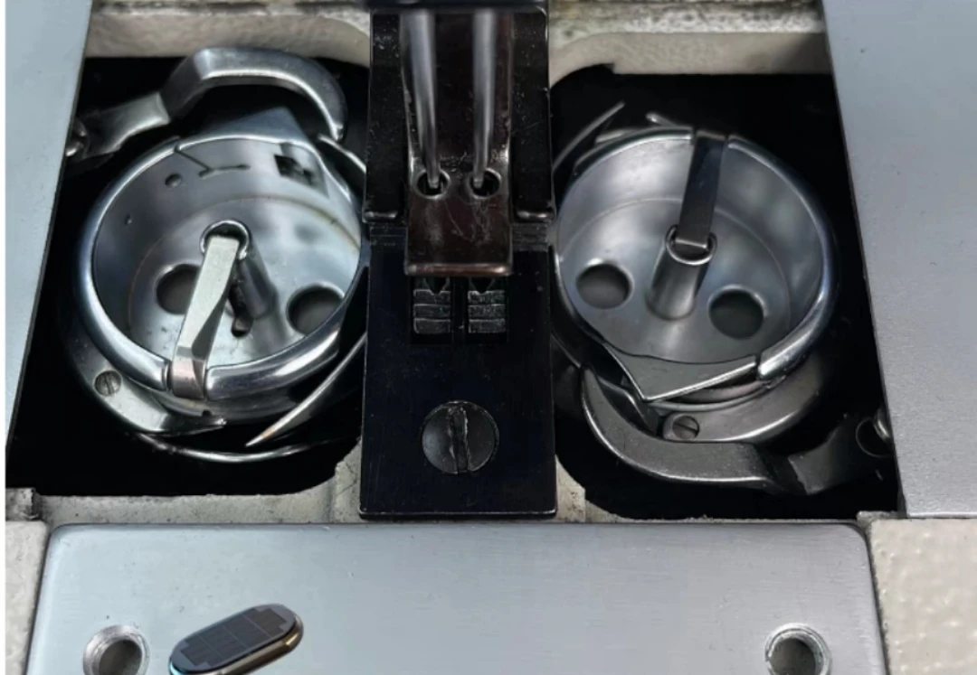 LONG ARM ONE OR TWO NEEDLE COMPOUND FEED LOCK STITCH SEWING MACHINE