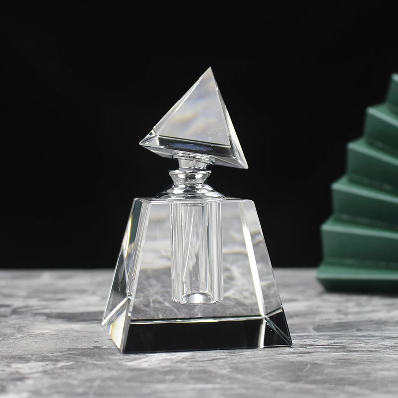 Clear K9 Crystal Refillable Empty Pyramid Shaped Perfumes Bottle Essential Oil bottles