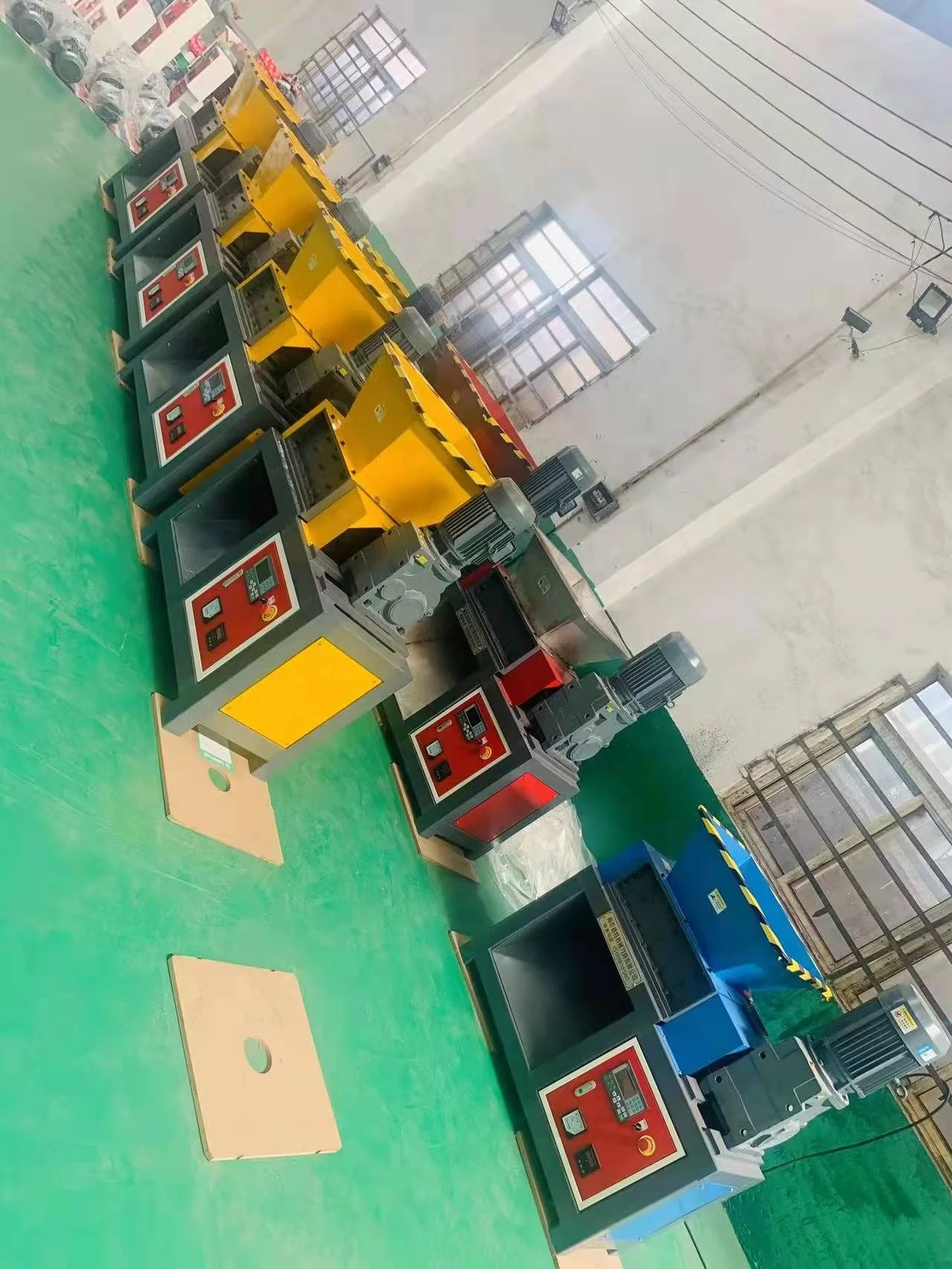 Trituradora de eje doble personalizada para triturar acero de neumaticos de plastic