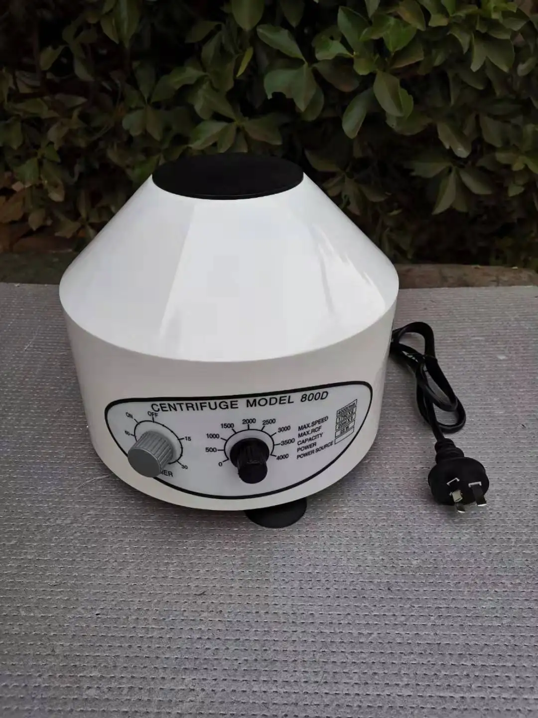 The factory price 800-d desktop electric centrifuge is a conventional laboratory centrifuge