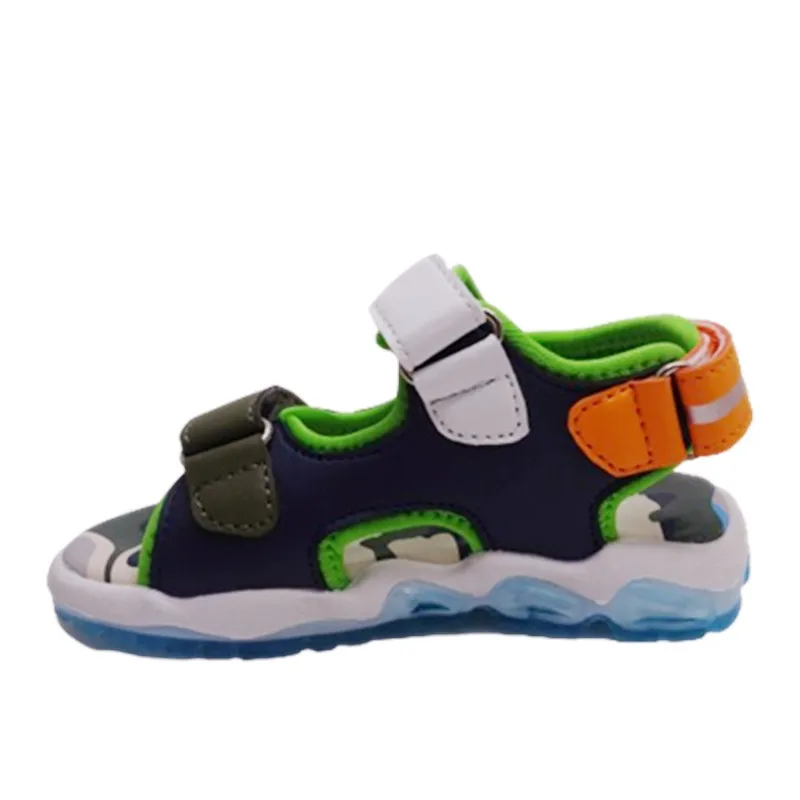 High Quality Fashionable Summer Non-slip Shoes Kids Shoes Children Sandals Beach LED Light Shiny Sandals