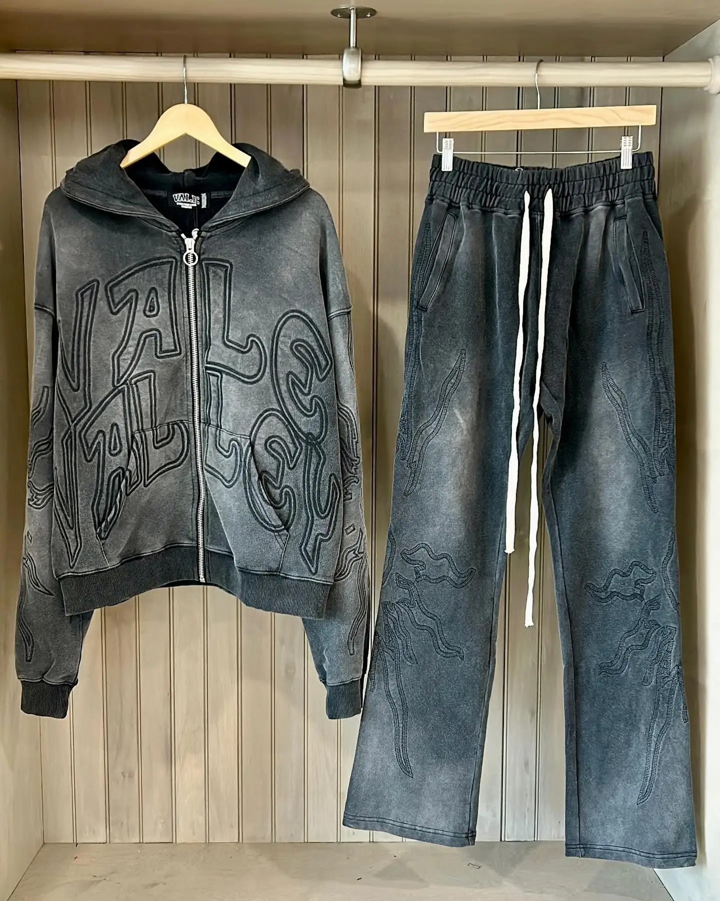 Oem Custom 100 Cotton  Oversized Boxy Fit Distressed Embroidery Patchsweatpants And Hoodie Set
