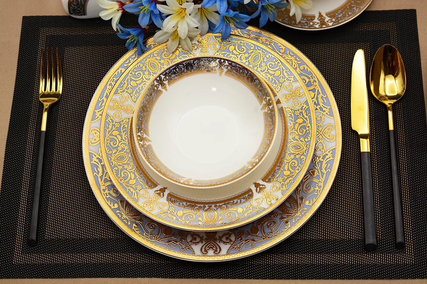 24pcs porcelain retro wedding dinning room table set with gold rim wedding dinner ware sets ceramic