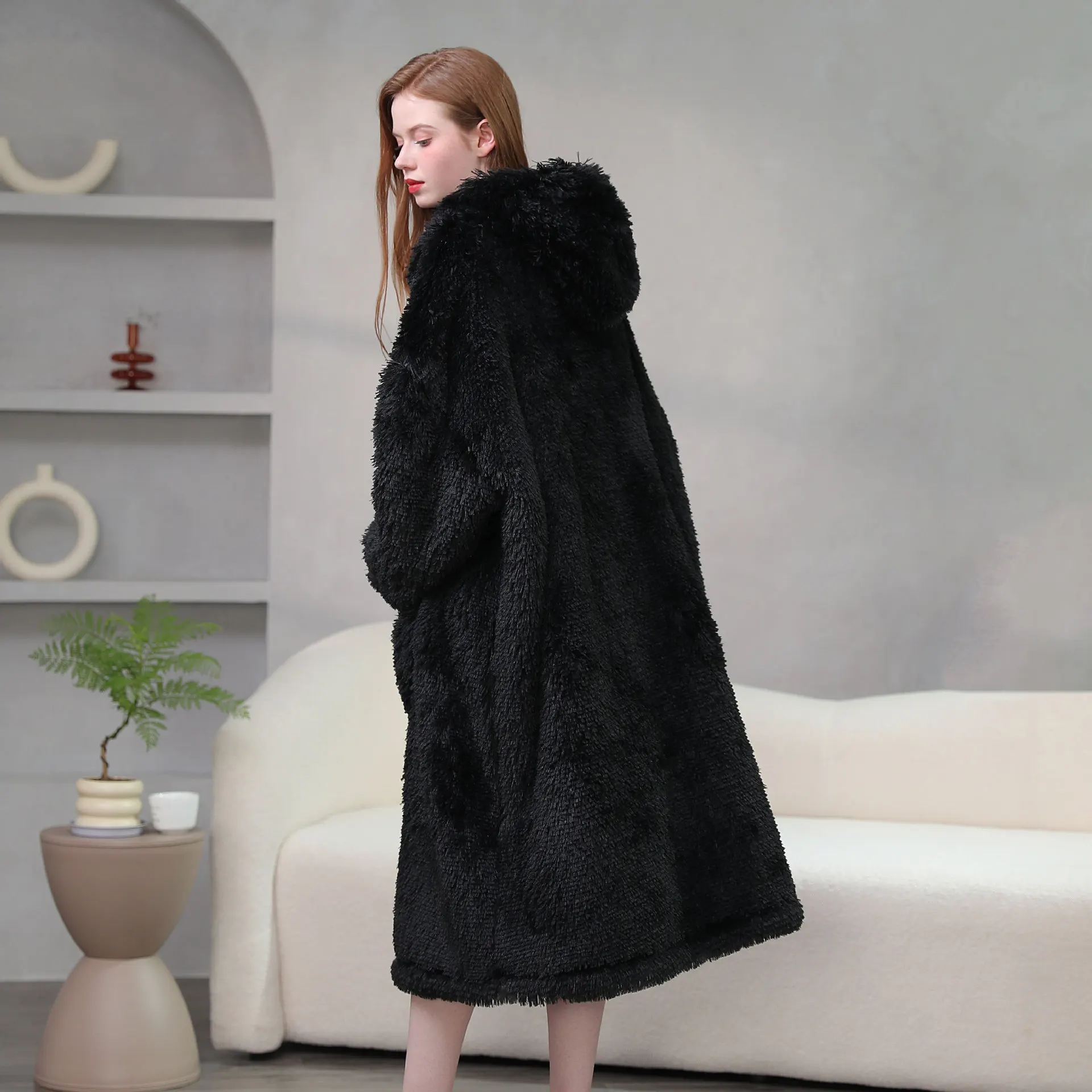 Explosion of the Pullover Hooded Plush Lazy Clothes TV Blanket Thickened Warm Home Clothing Loose Pajamas