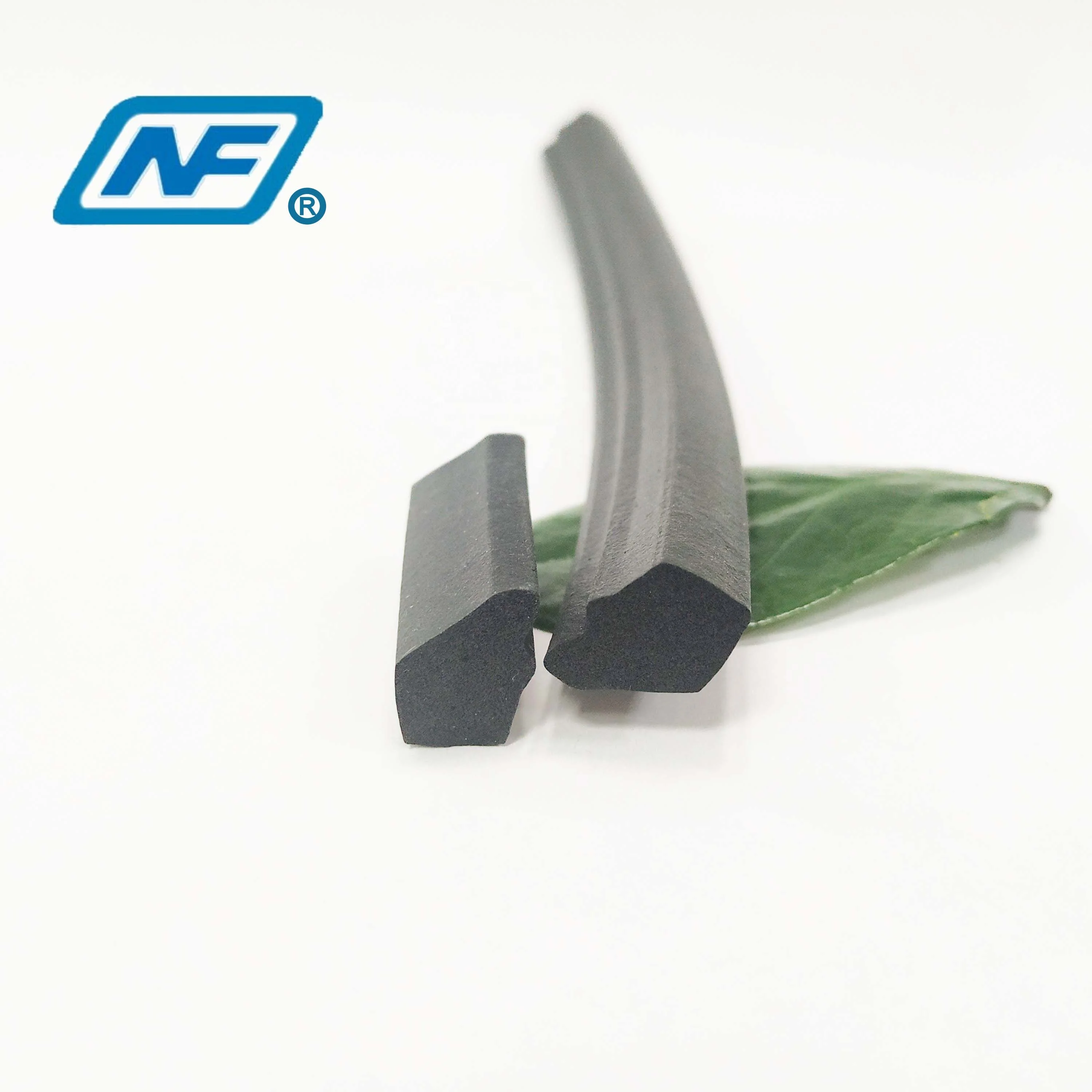 Shinny Smooth Epdm Oil Seal Sponge Door Frame Rubber Strip Nonstandard EPDM Foam for Machine Carton Packing OEM 180 CN;GUA Black