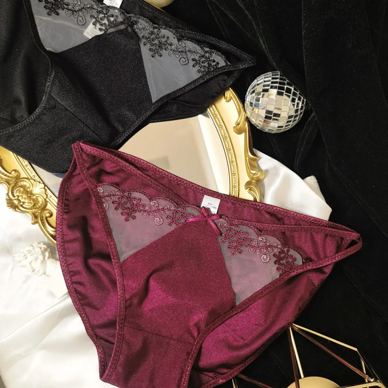 Erotic Girl Mini Thong Sexy Lace G-string Panties Ladies Bikini Panties Young Ladies Sexy Transparent Lace Mesh Cheap Thongs