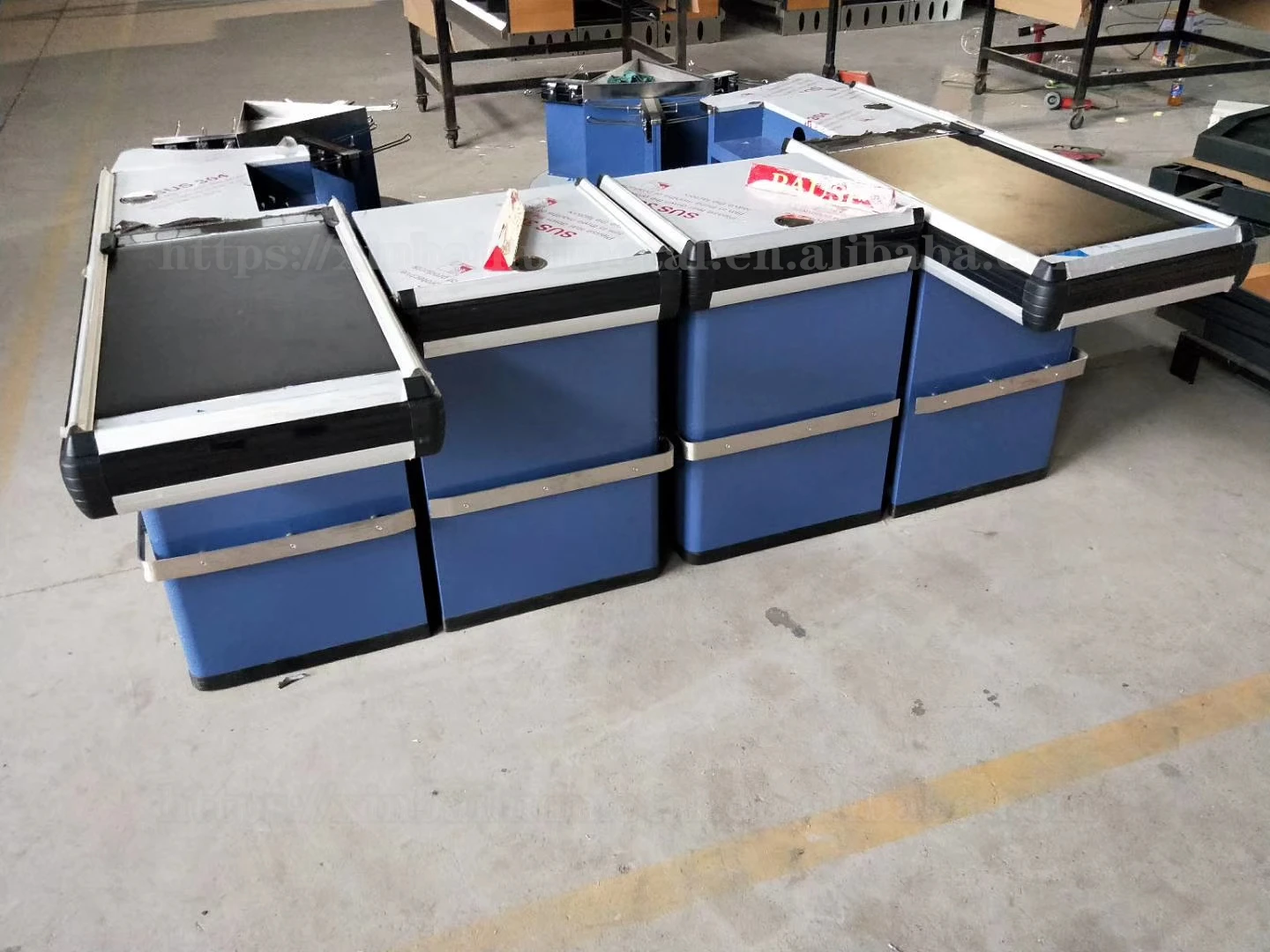 Xinbaihui Motorized Supermarket Checkout Counter With Conveyor Belt Rotating Bag Holder Grocery