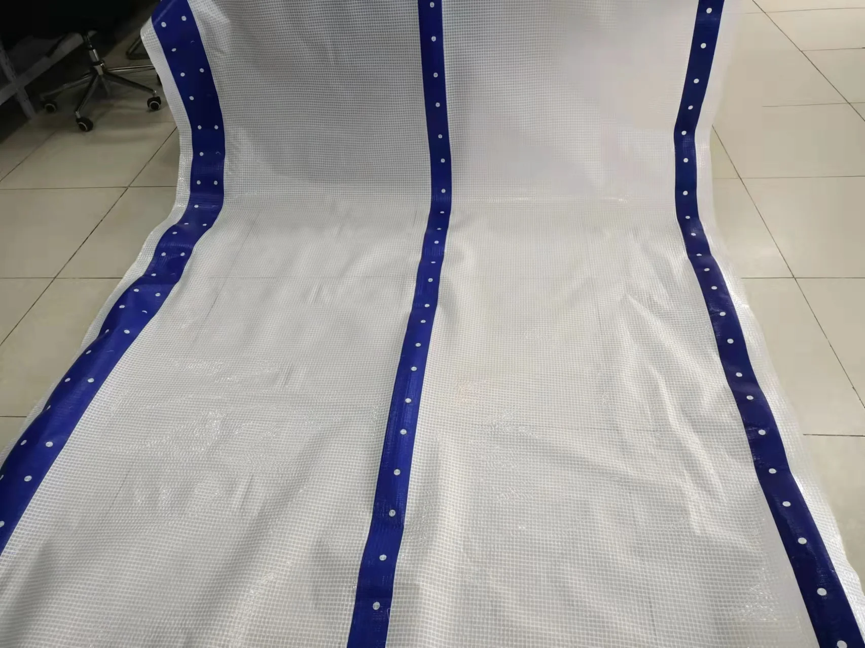 China Custom Wholesale Price FR PE Scaffold Sheeting and Leno Tarp for Construction Building Wrap Enclosure Sheeting Tarpaulin